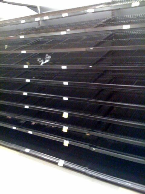 hurricane-ike-store-shelves